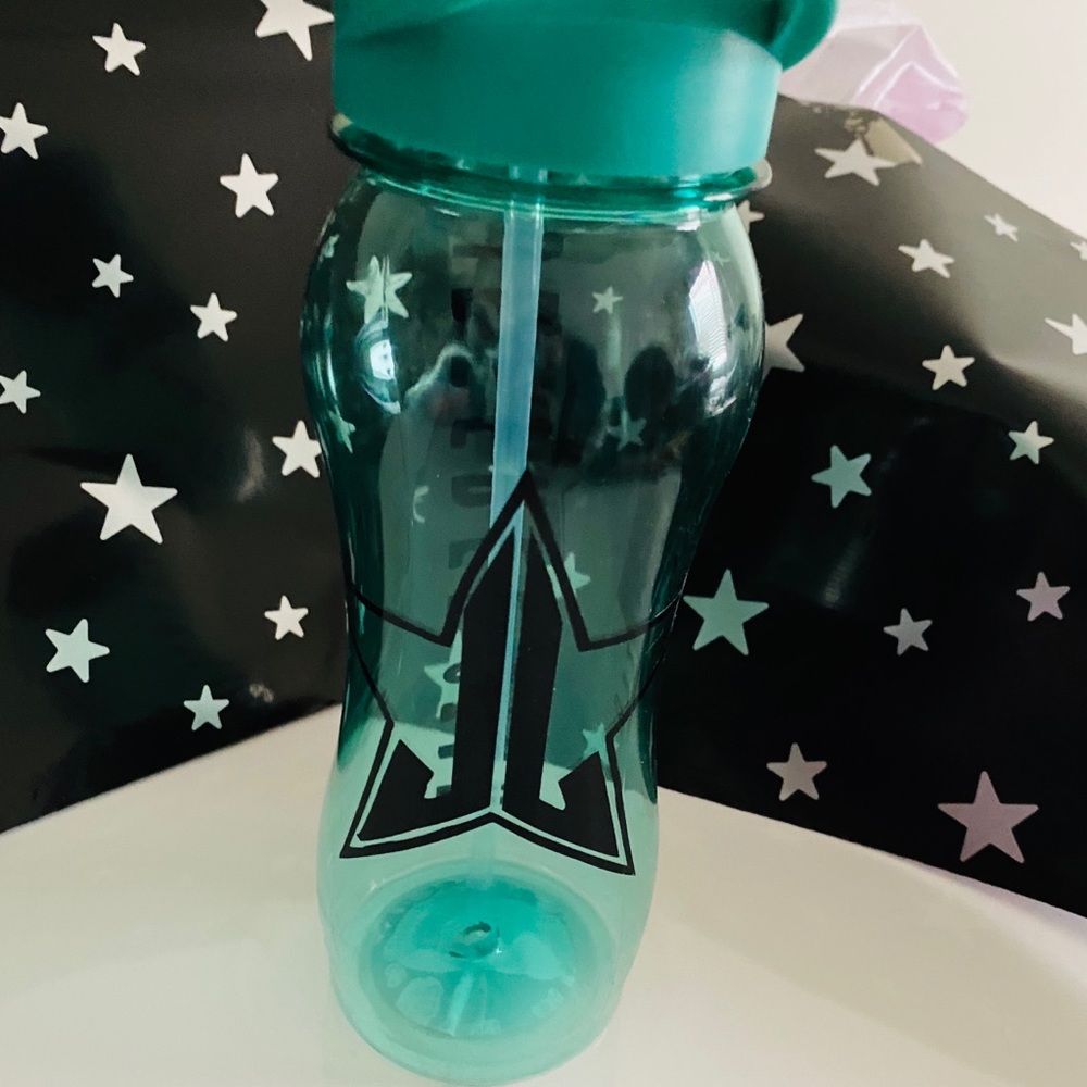 🖤Jeffree star handmade  water bottle